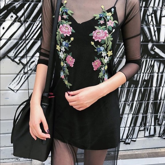 🆕 Zara embroidered tule overlay - Picture 2 of 10